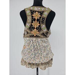 Lulumari Anthropologie Crochet Top Small Embroidered Floral Top Ruffle Bottom